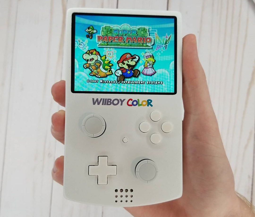 WiiBoy Color : une vraie Wii aussi compacte qu'un Game Boy Color