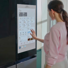 Samsung Family Hub Plus Refrigerator 32-inch Display