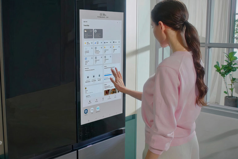 Samsung Family Hub Plus Refrigerator 32-inch Display