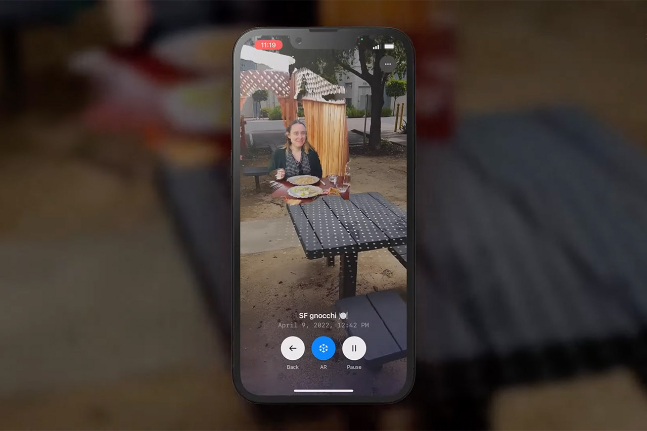 Черное зеркало виртуальная реальность. Iphone x в 2023. Шпионское приложение Monitor Mirror. Augmented reality on package. Wist приложение