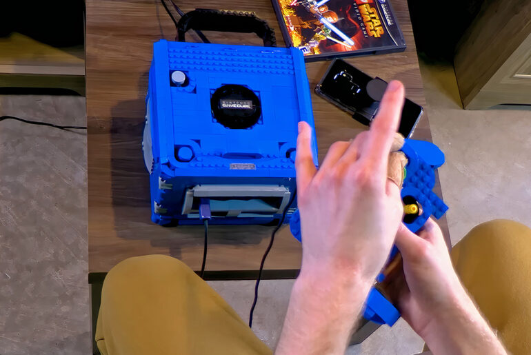 Functional LEGO Nintendo GameCube