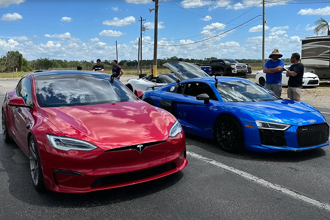 Tesla Model S Plaid 1400HP Twin-Turbo Audi R8