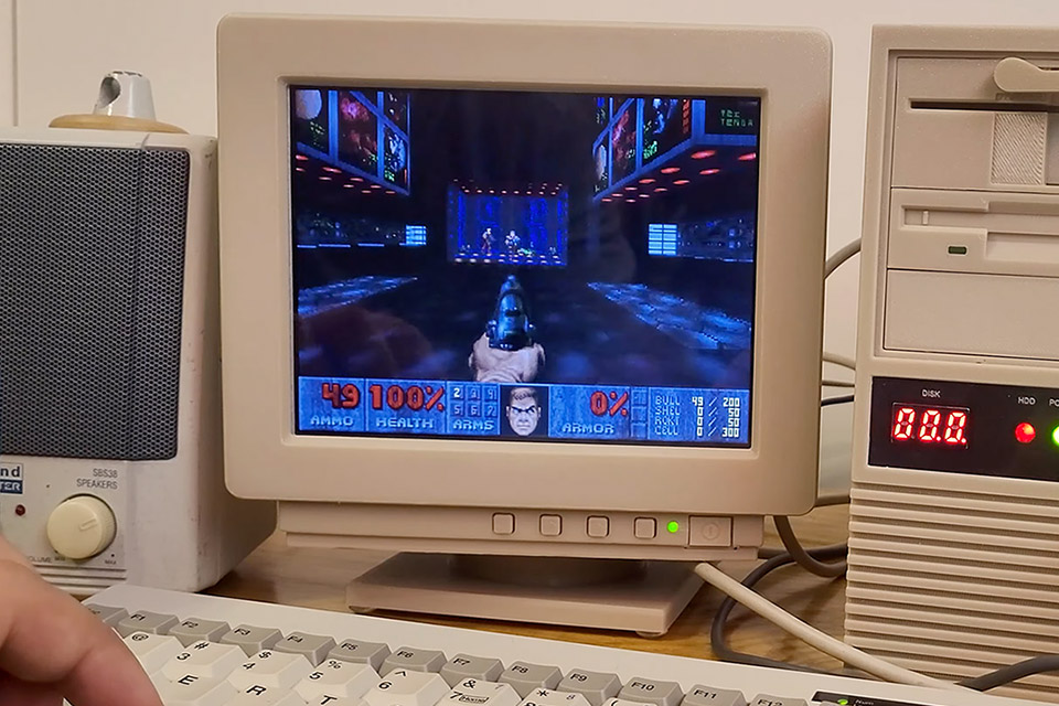 Tiny Intel 486 Computer Run DOOM